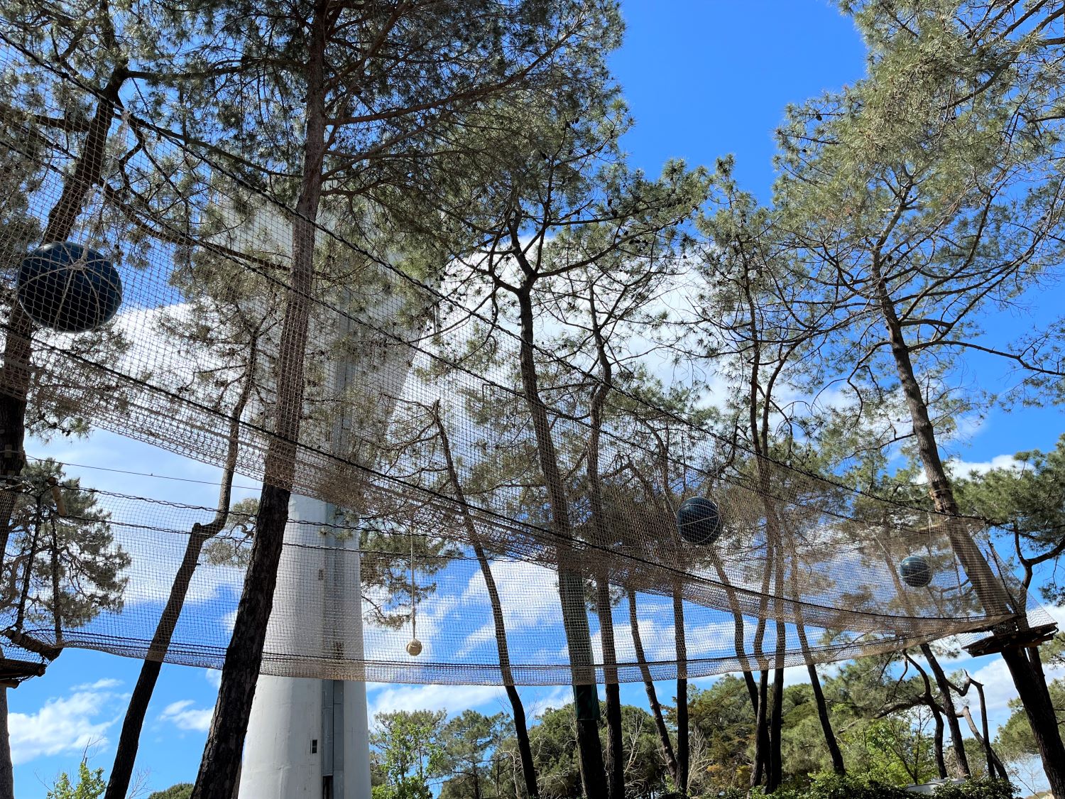 jeux-enfants-parcabout-camping-agde-la-tamarissiere-herault-occitanie-1.jpg