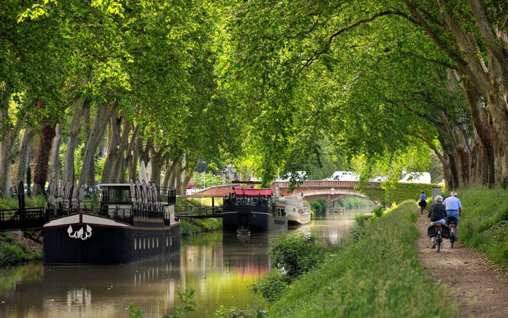 canal du midi beziers camping la tamarissiere agde.jpg