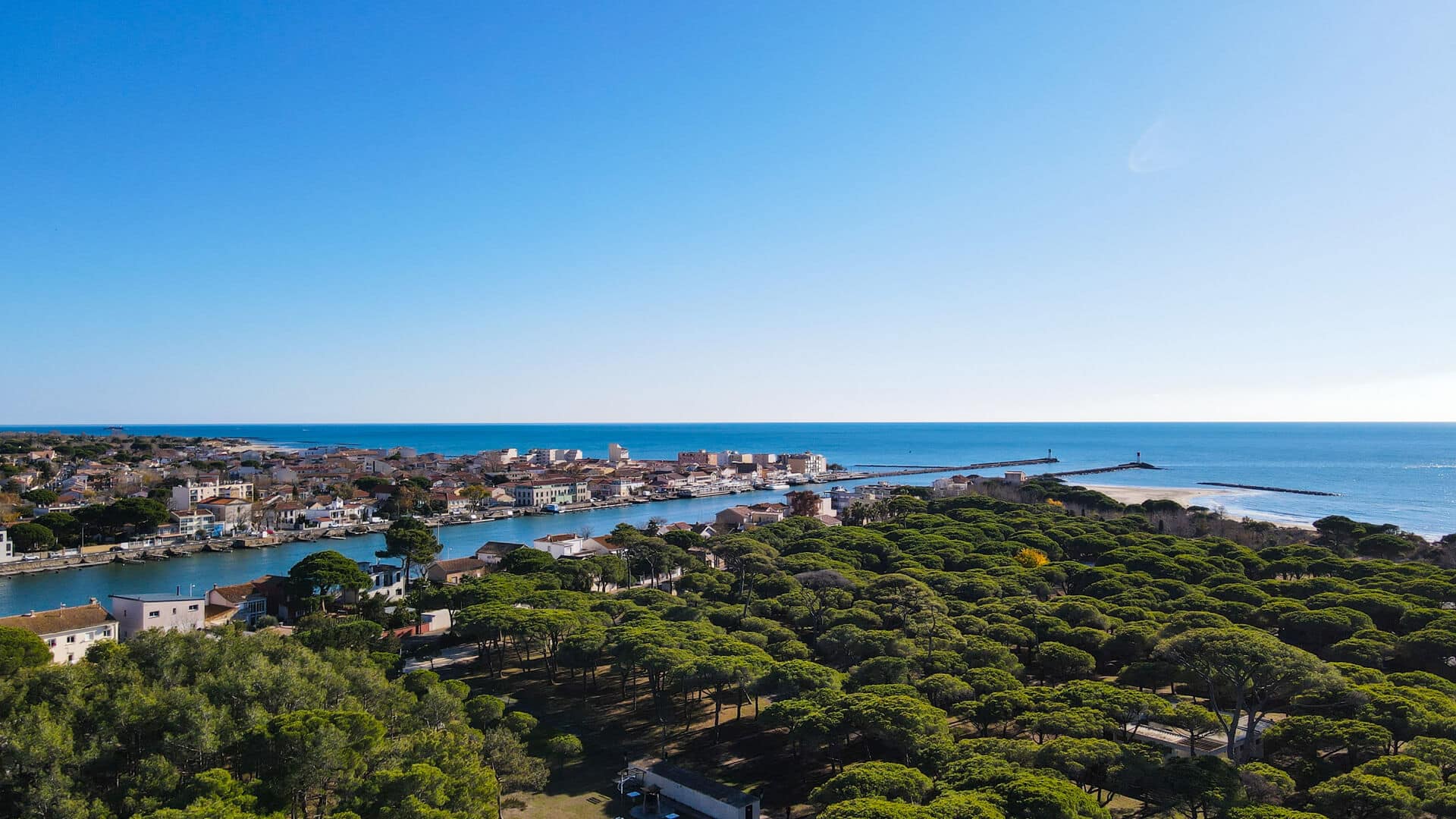 Camping with services