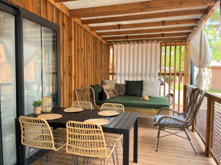 terrasse spacieuse cottage cosy camping agde la tamarissière