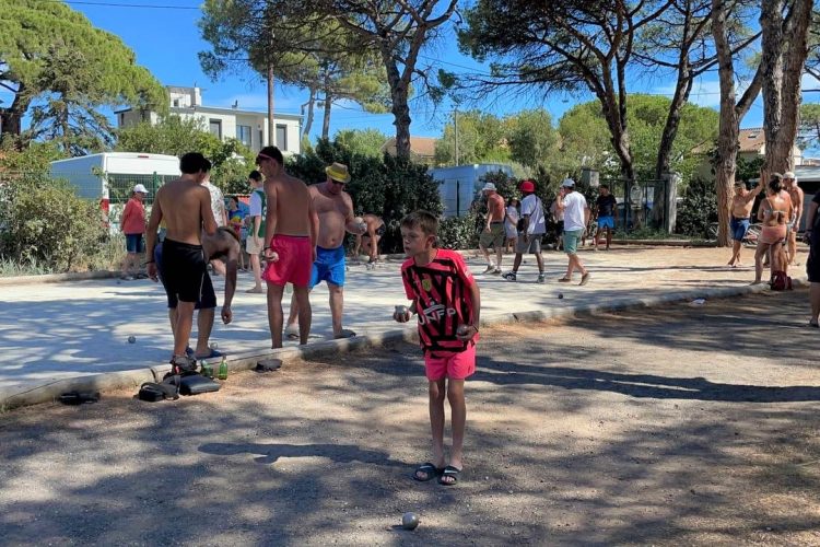 camping agde la tamarissière animation petanque