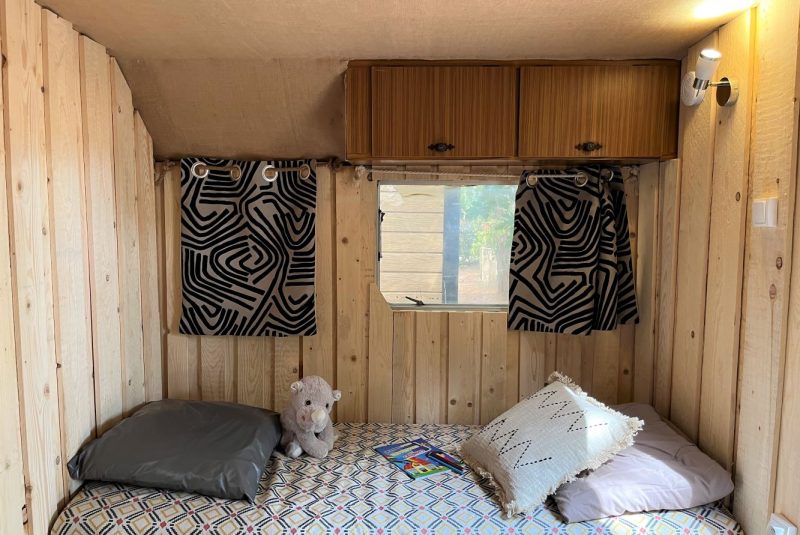 chambre enfants hebergement insolite carabane camping agde la tamarissière