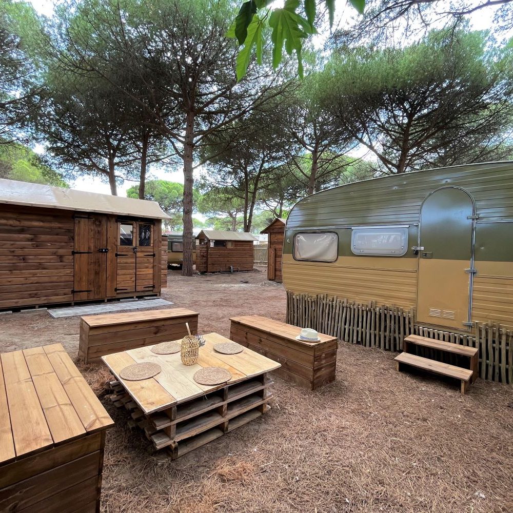 exterieur-carabane-camping-agde-la-tamarissiere.jpg