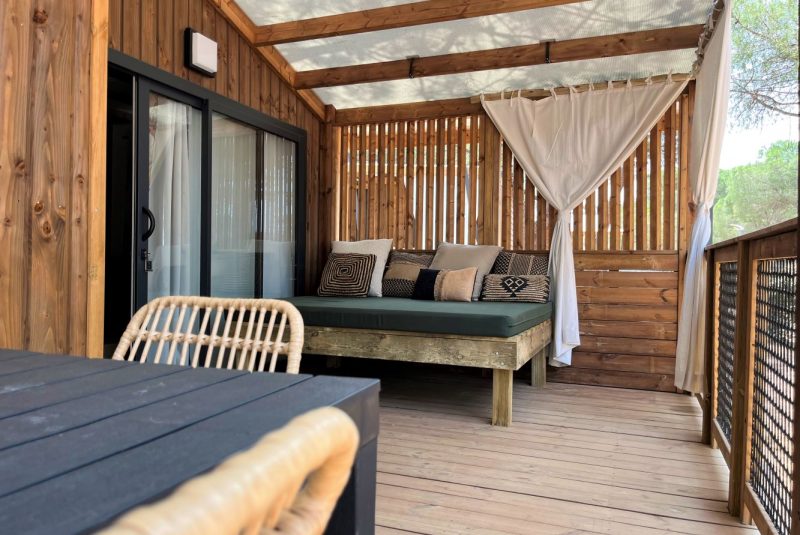 terrasse cottage privilège camping la tamarissière agde